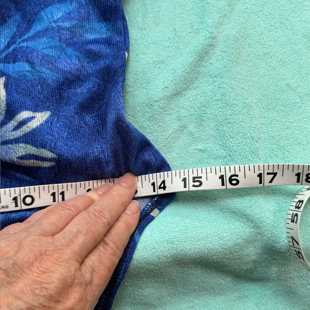 🌿🌺NWOT Sarong with matching 1 pc swim suit, Tropical, ATHENA, 2 piece set - Picture 12 of 16